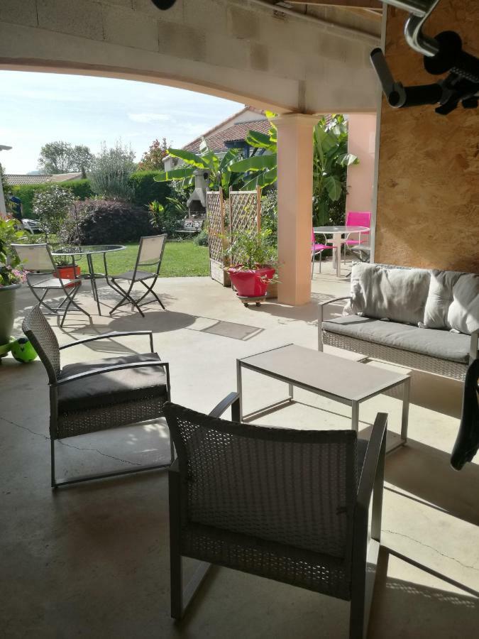 Appartement 2 Séparés Indépendants Jusqu'à 5 Personnes, Piscine Chauffée à 3 Min Du Puy Du Fou Les Épesses